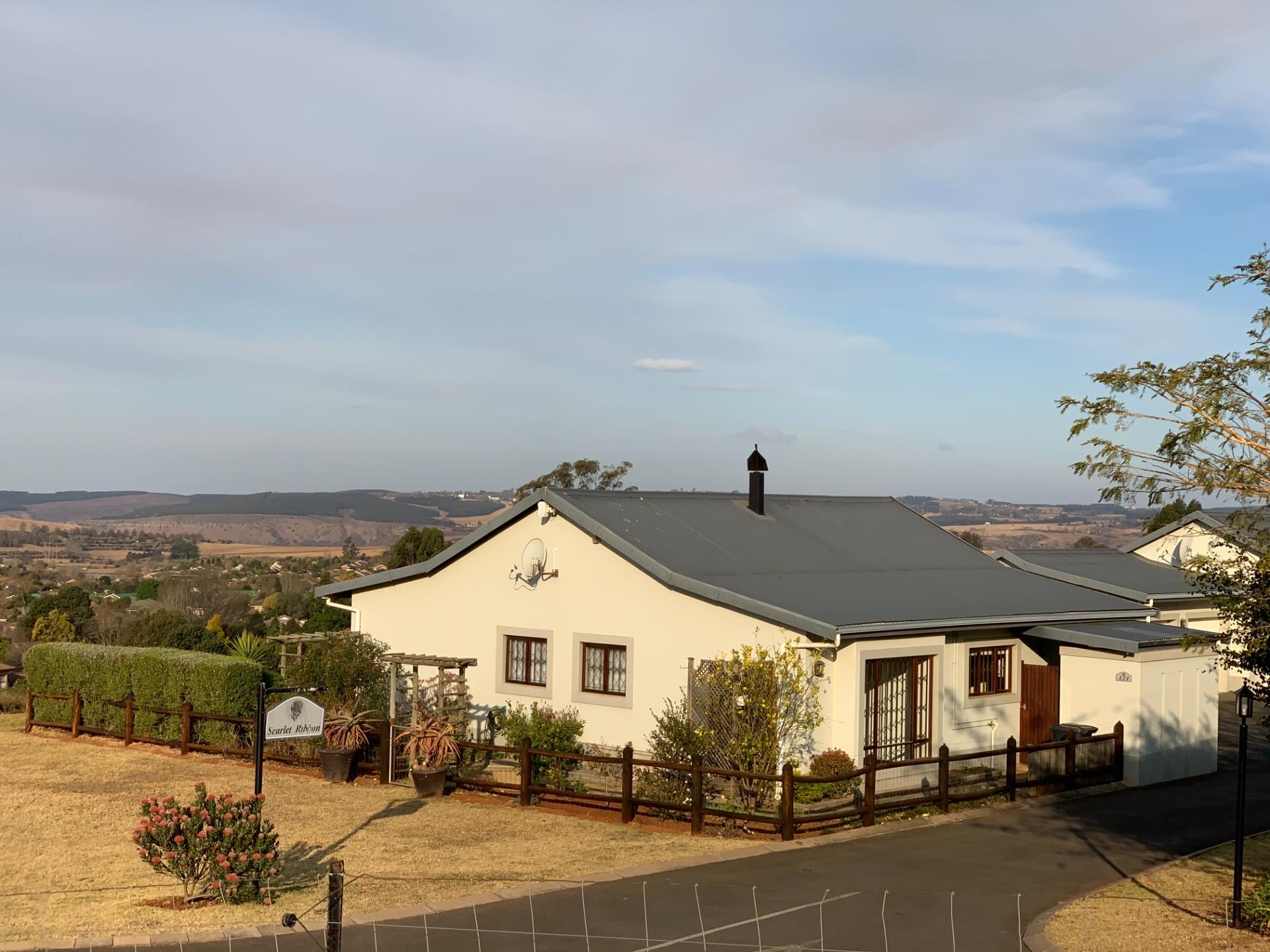 2 Bedroom Townhouse For Sale in Howick North RE/MAX™ of Southern Africa