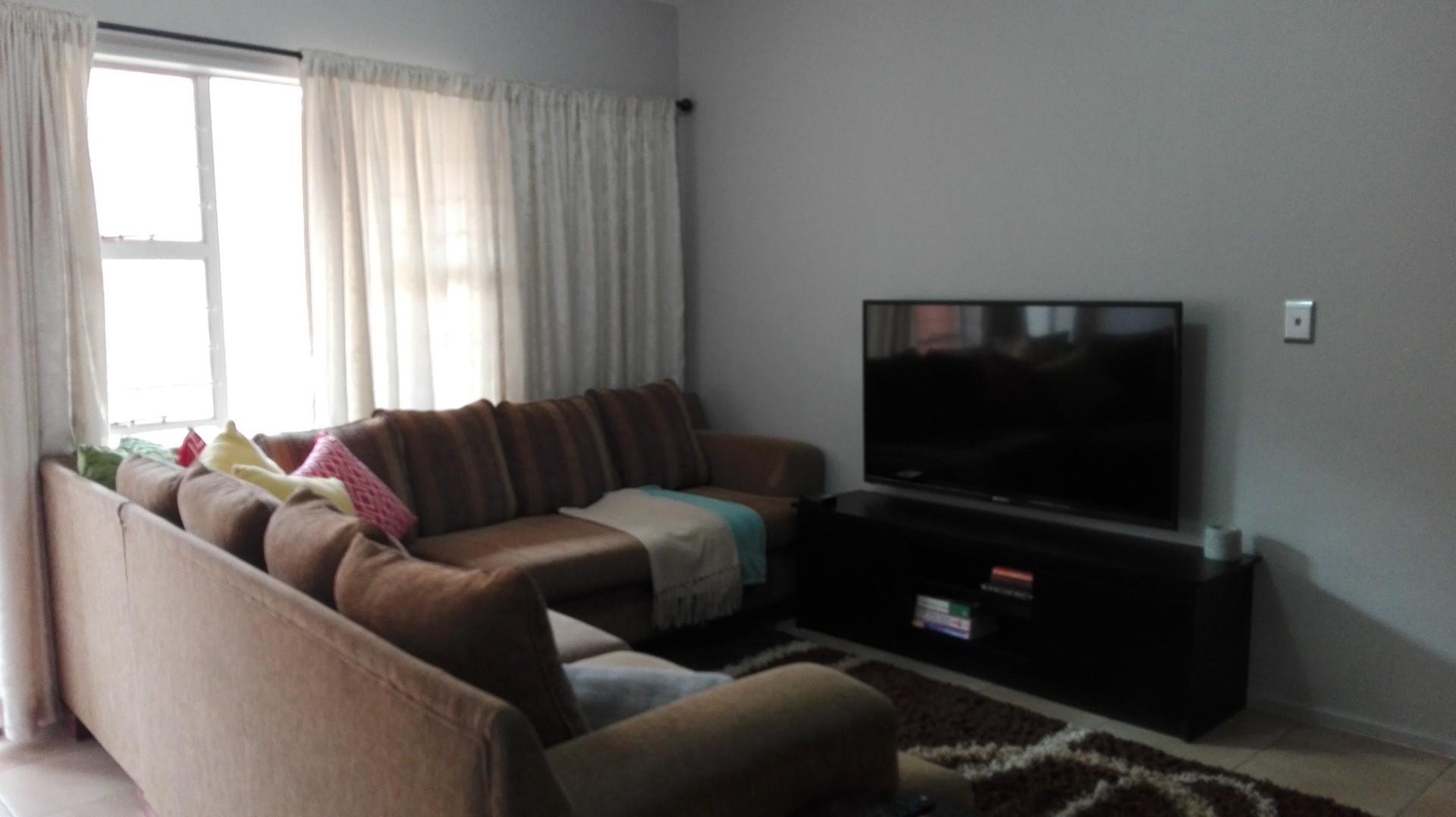 2 Bedroom Townhouse For Sale in Boksburg Central RE/MAX™ of Southern