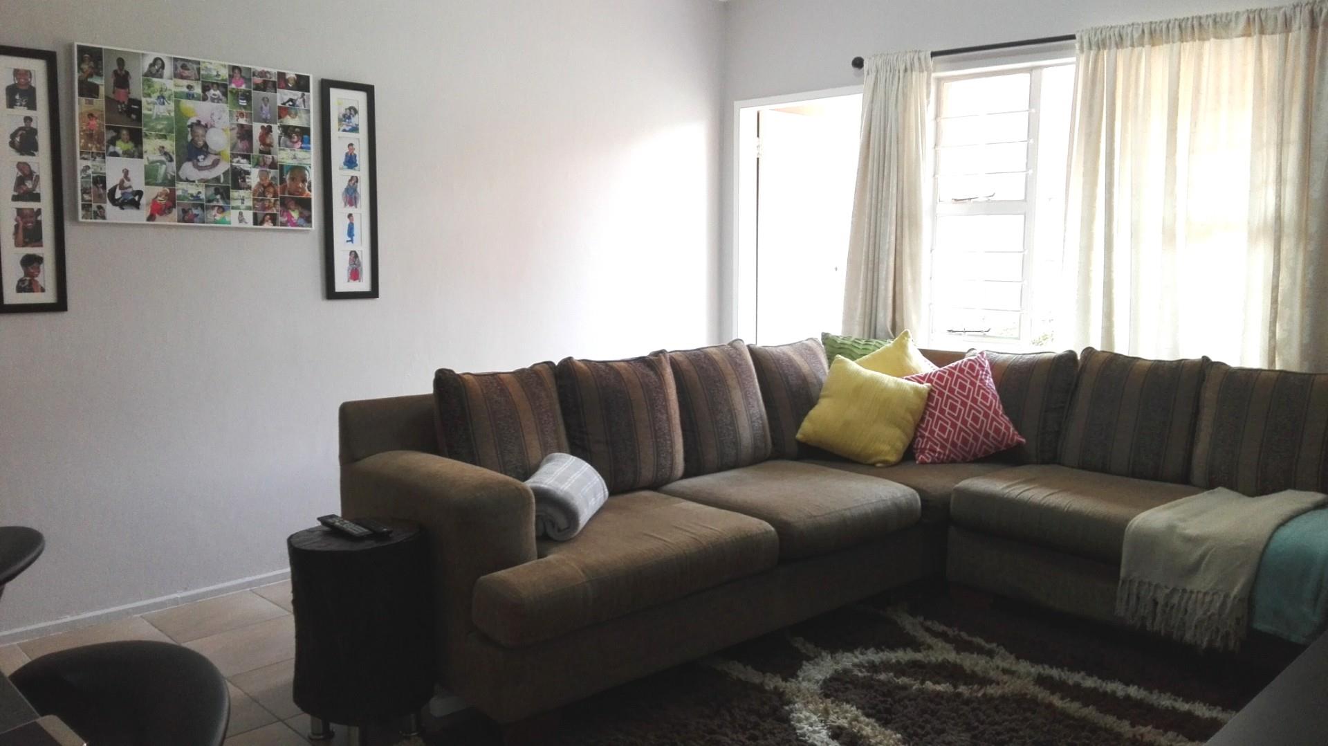 2 Bedroom Townhouse For Sale in Boksburg Central RE/MAX™ of Southern