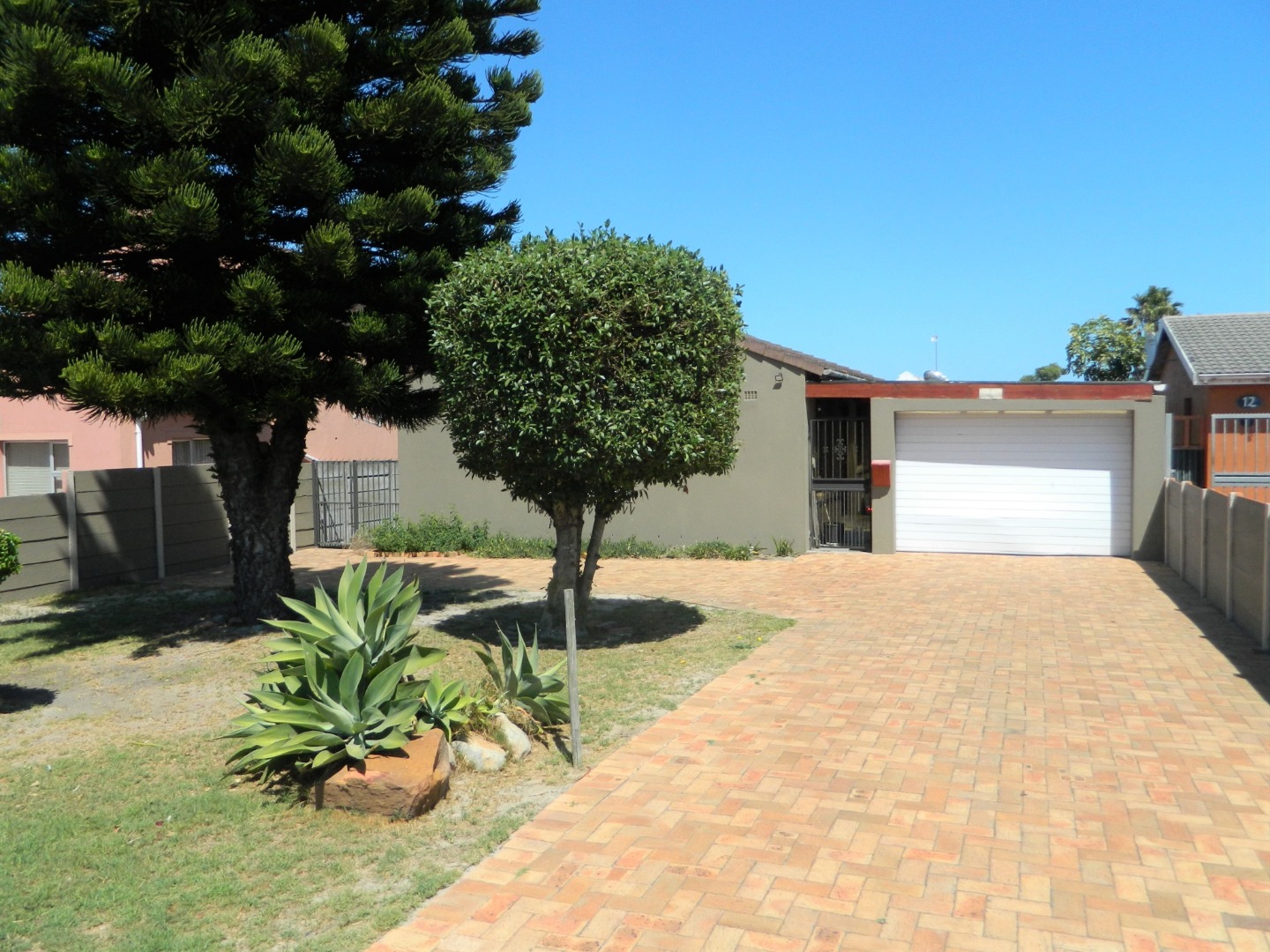 Property for sale in Grassy Park RE/MAX™ of Southern Africa