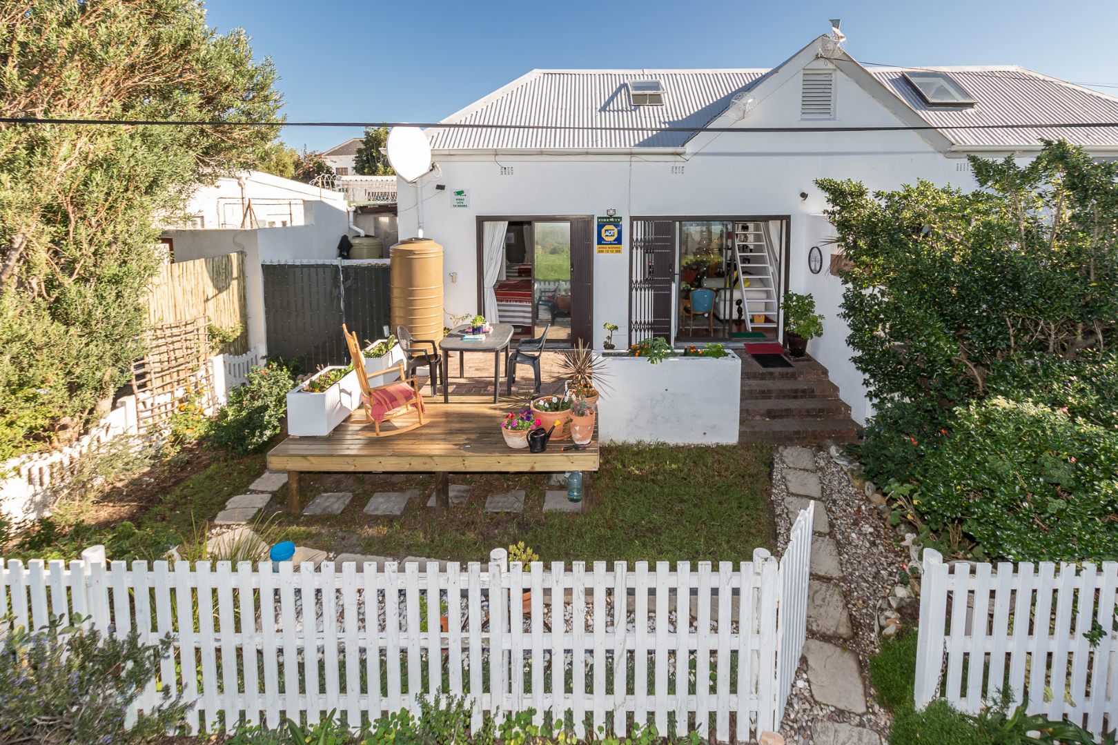 2 Bedroom House For Sale in Simons Town Rural RE/MAX™ of Southern Africa