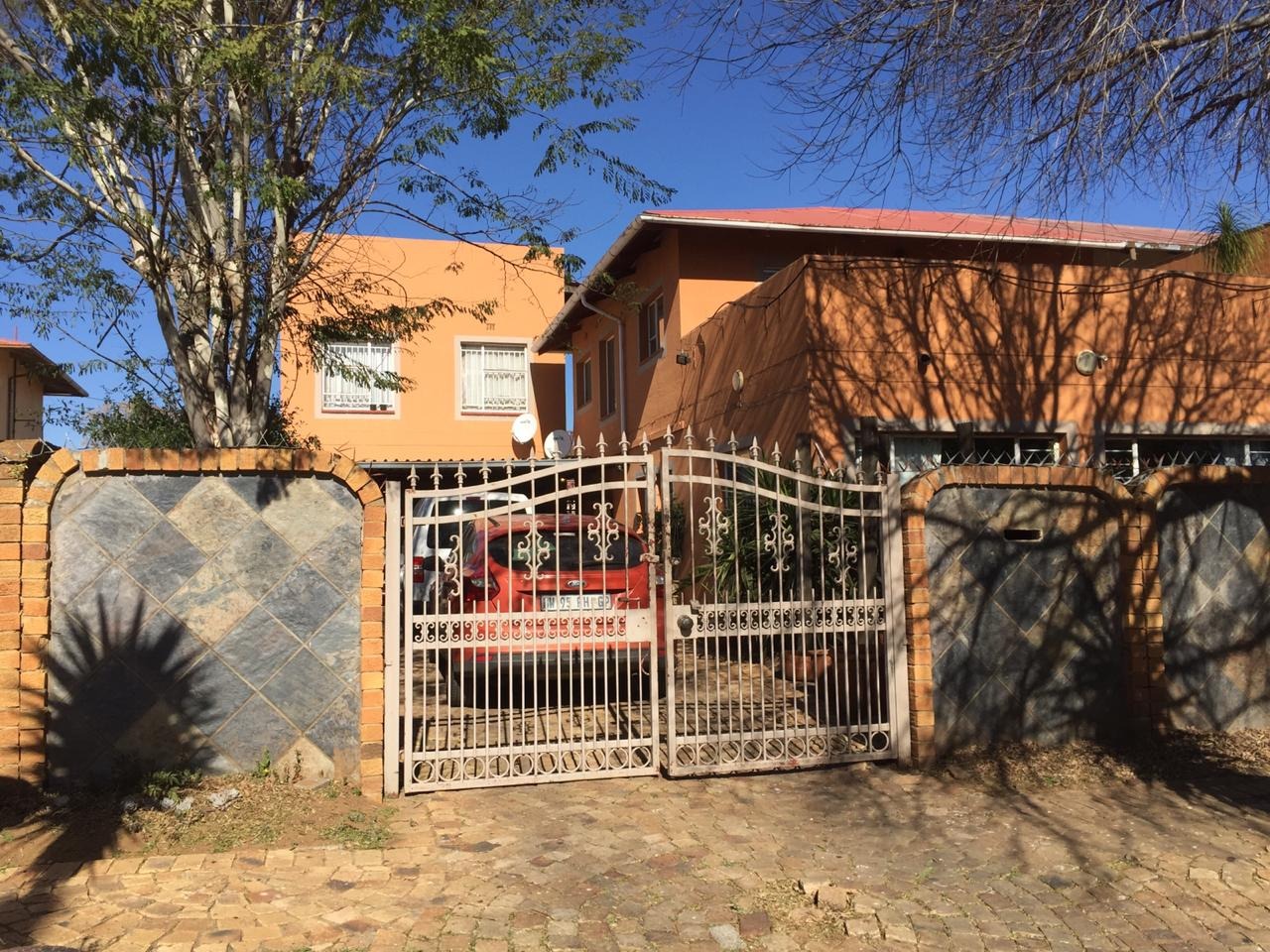 Property for sale in Crown Gardens RE/MAX™ of Southern Africa