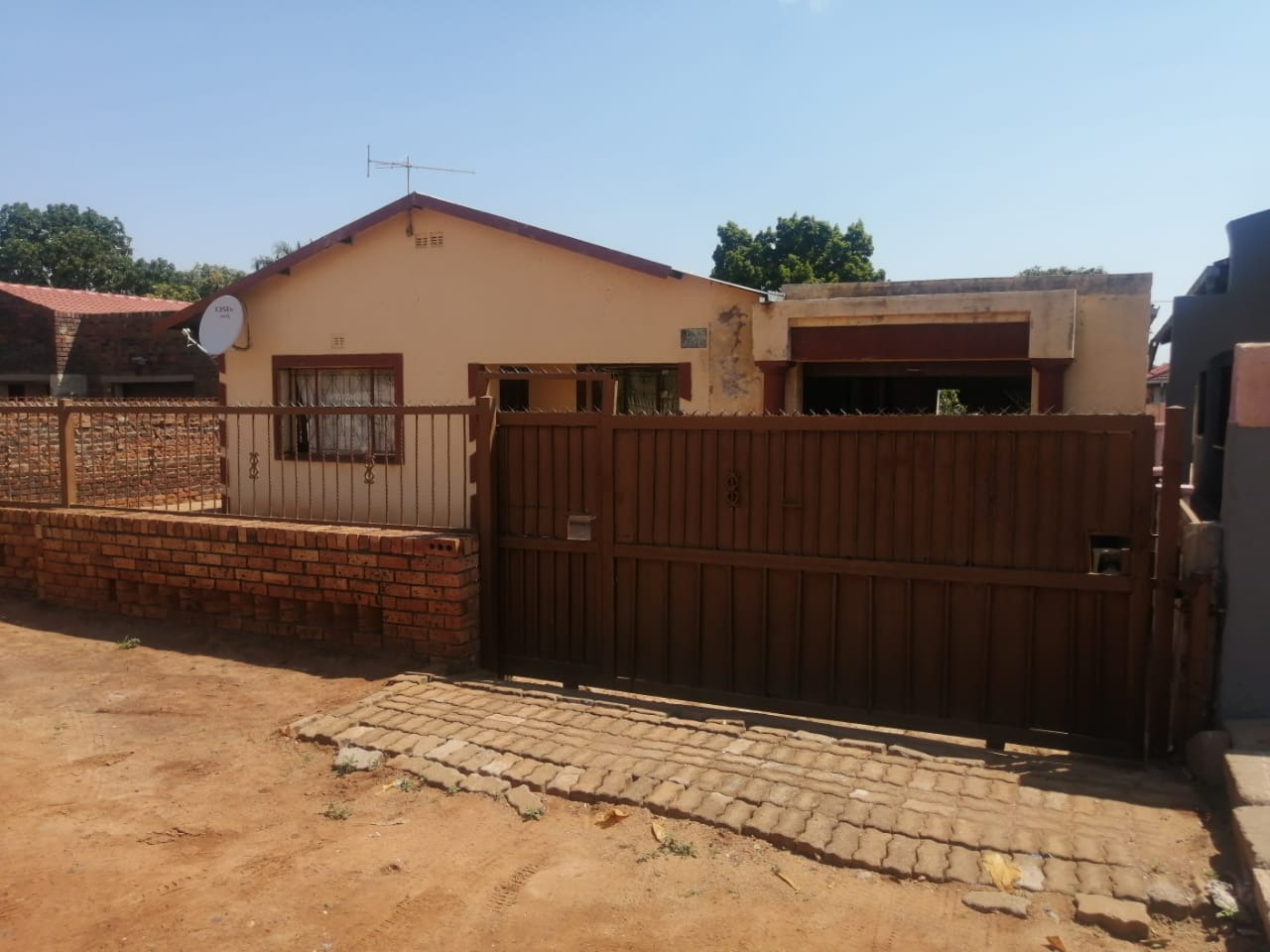 3 Bedroom House For Sale in Lebowakgomo Zone A RE/MAX™ of Southern Africa