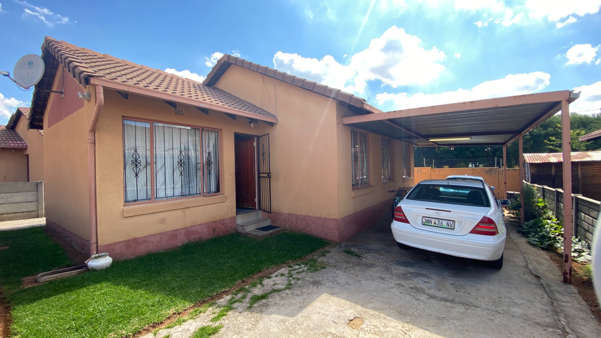3 Bedroom Townhouse For Sale in Ormonde RE/MAX™ of Southern Africa