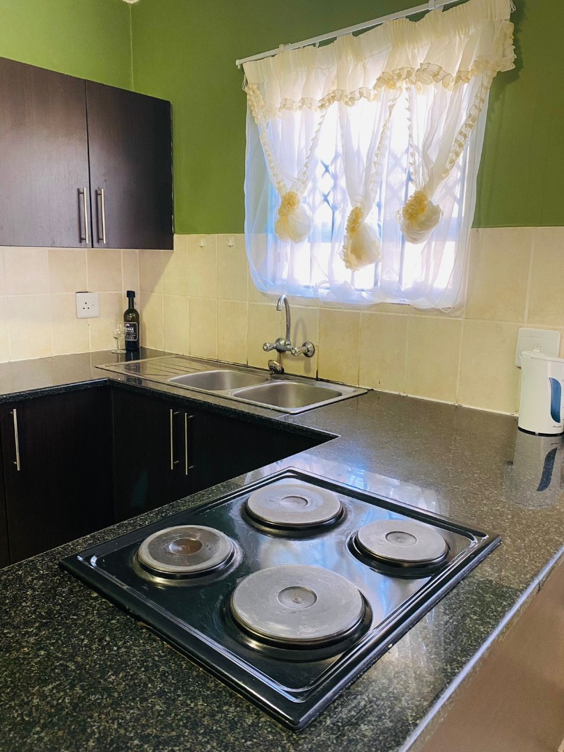 3 Bedroom Townhouse To Rent in Ivy Park RE/MAX™ of Southern Africa