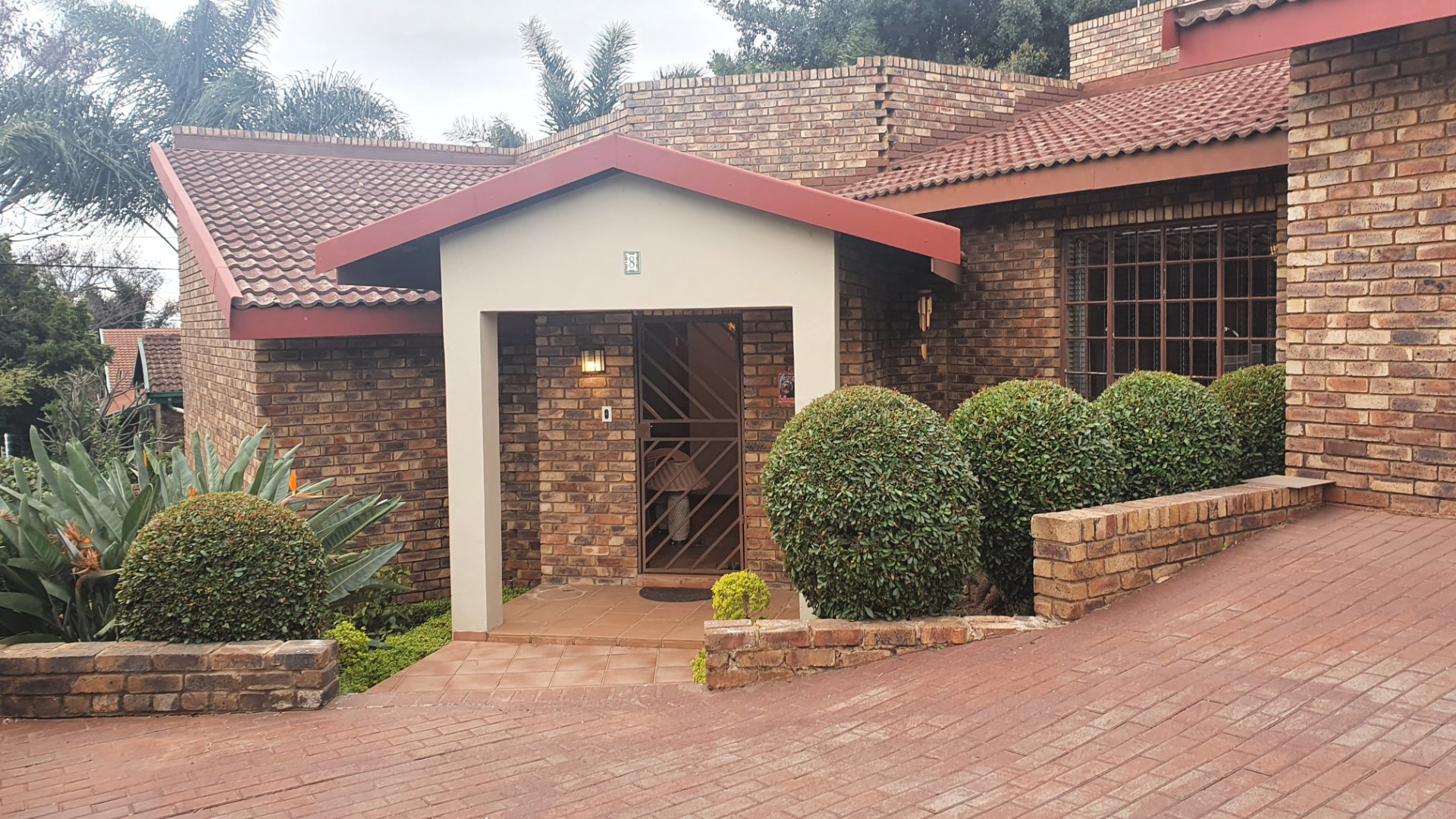 4 Bedroom House For Sale in Newlands RE/MAX™ of Southern Africa