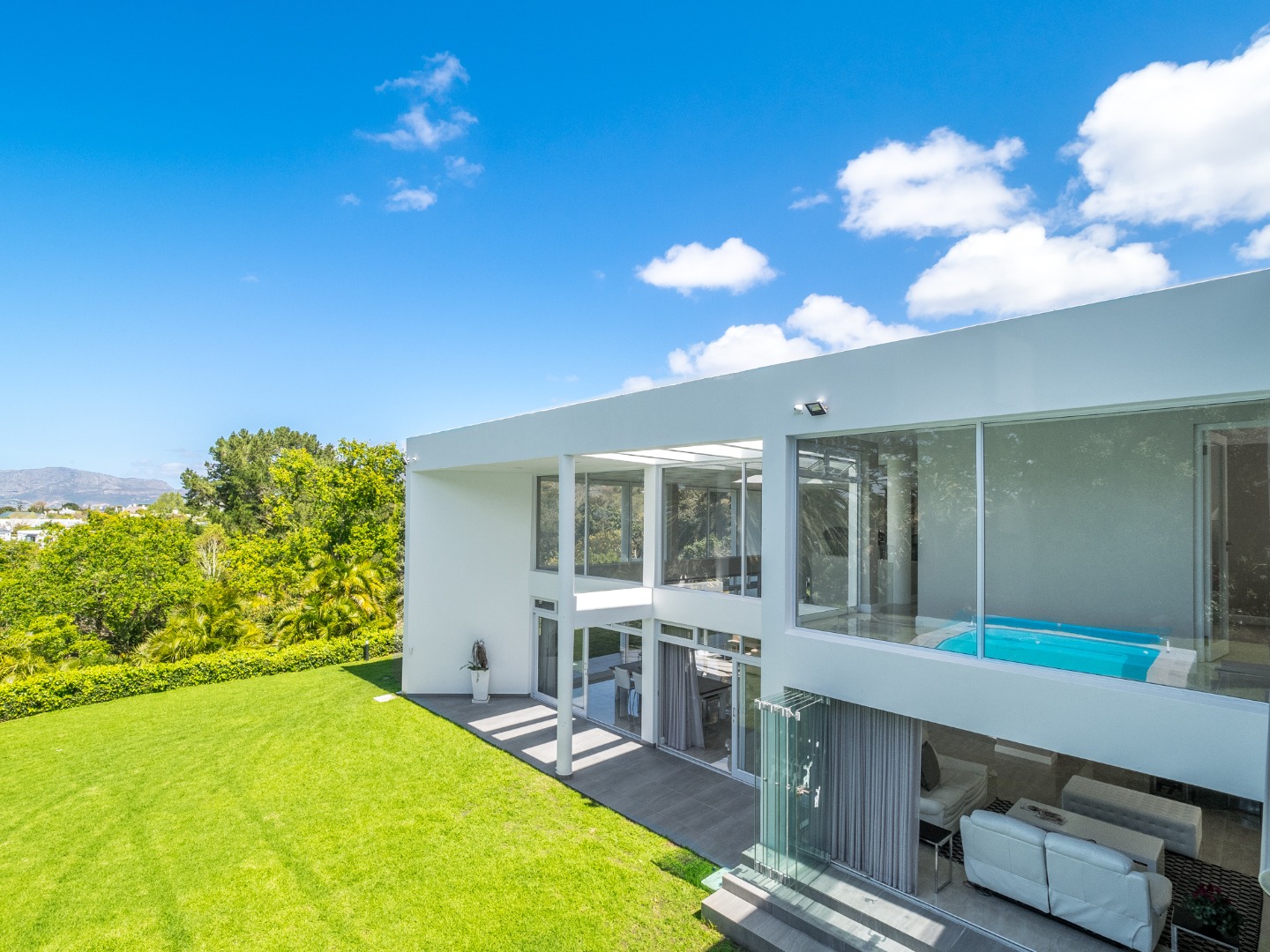 10 Bedroom House For Sale in Constantia RE/MAX™ of Southern Africa