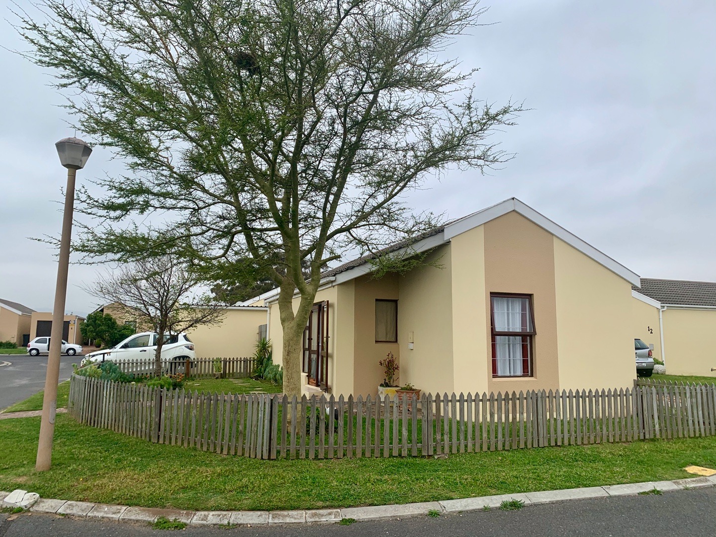 2 Bedroom Townhouse For Sale in Fairview Golf Estate RE/MAX™ of