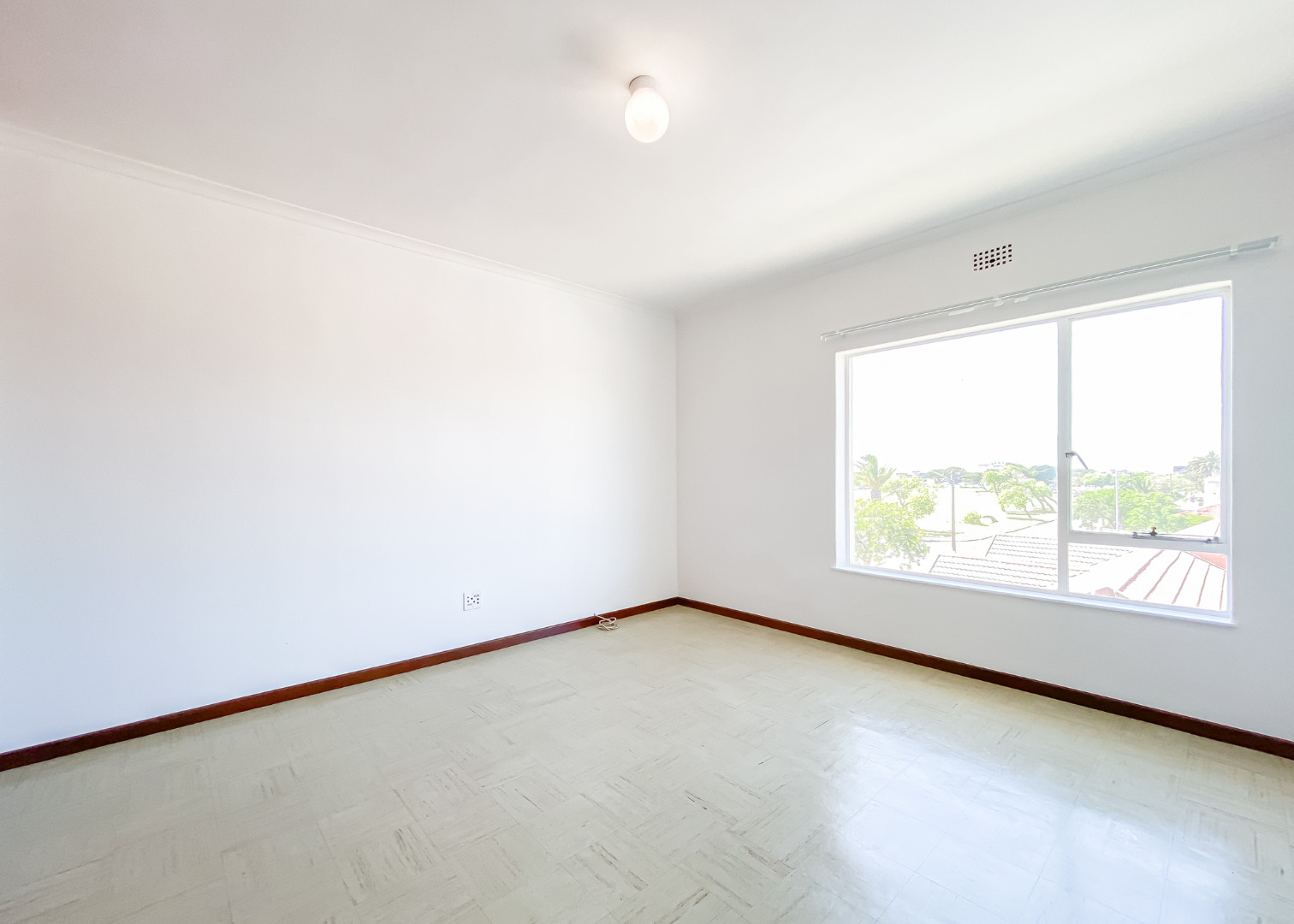 2 bedroom flat to rent in plaistow