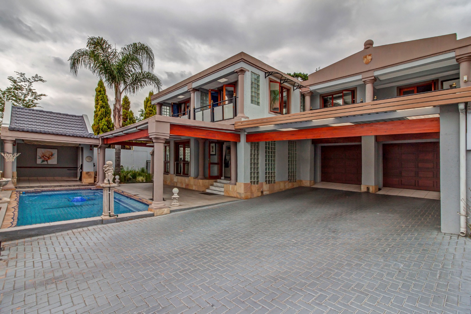 3 Bedroom House For Sale in Lonehill RE/MAX™ of Southern Africa