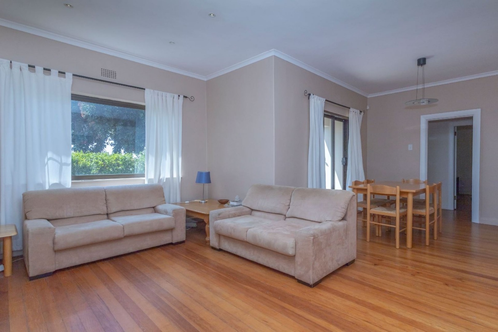 3 Bedroom House For Sale in Vredehoek RE/MAX™ of Southern Africa