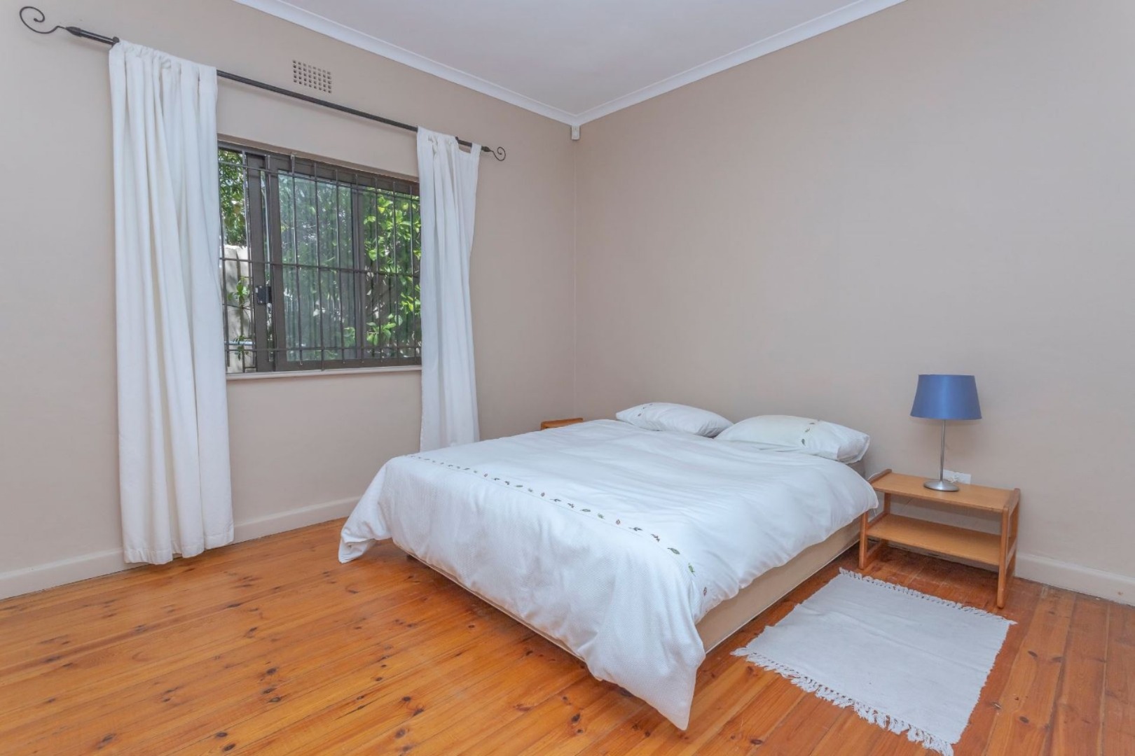 3 Bedroom House For Sale in Vredehoek RE/MAX™ of Southern Africa