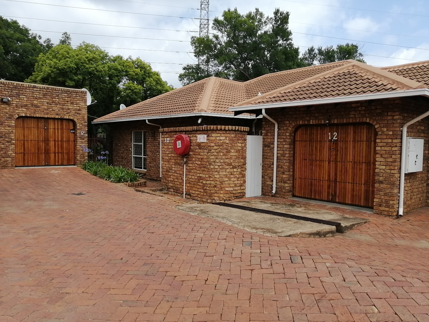 3 Bedroom Townhouse For Sale in Faerie Glen RE/MAX™ of Southern Africa