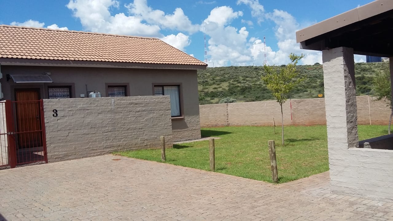 2 Bedroom Townhouse For Sale in Danielskuil RE/MAX™ of Southern Africa