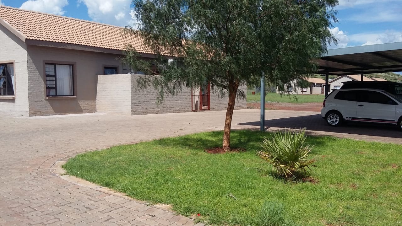 2 Bedroom Townhouse For Sale in Danielskuil RE/MAX™ of Southern Africa