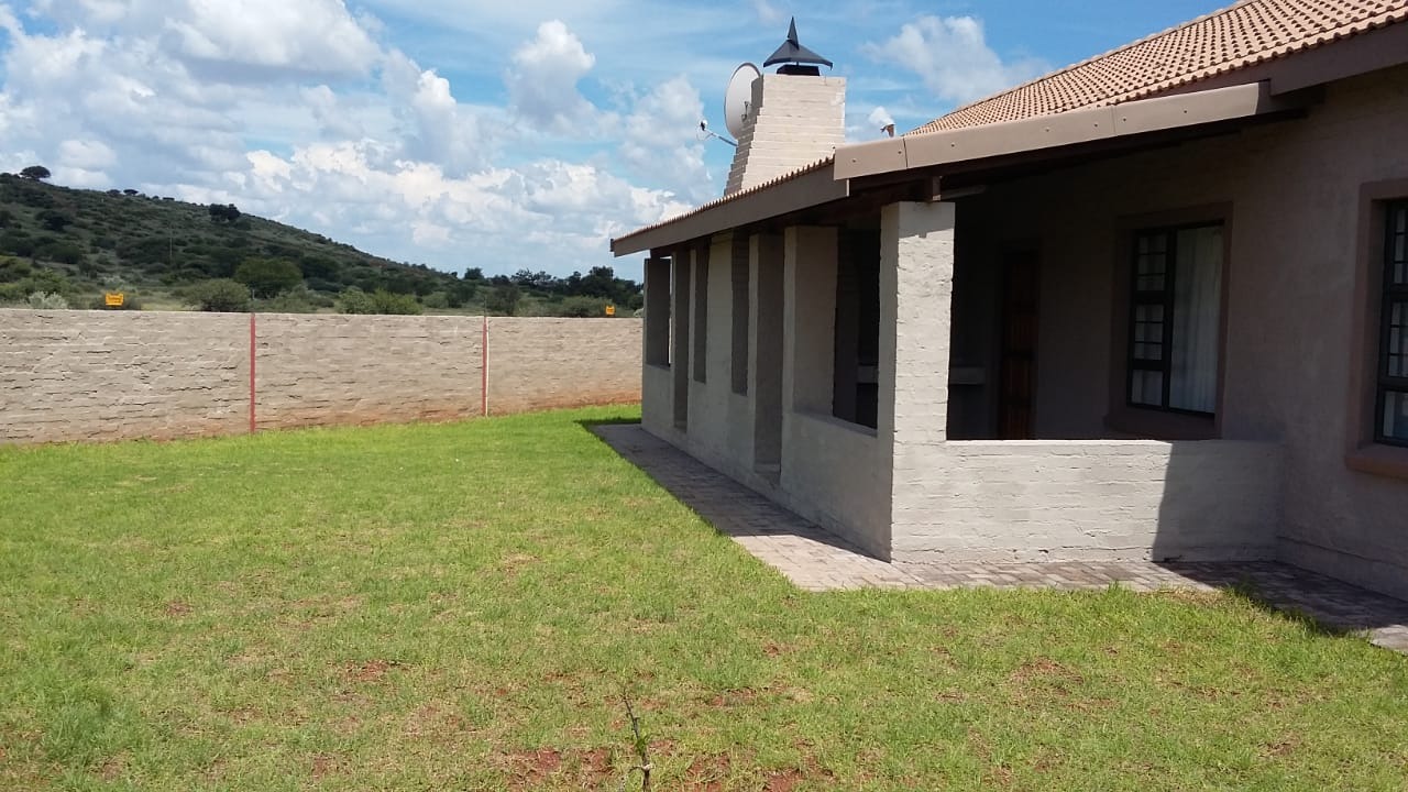 2 Bedroom Townhouse For Sale in Danielskuil RE/MAX™ of Southern Africa