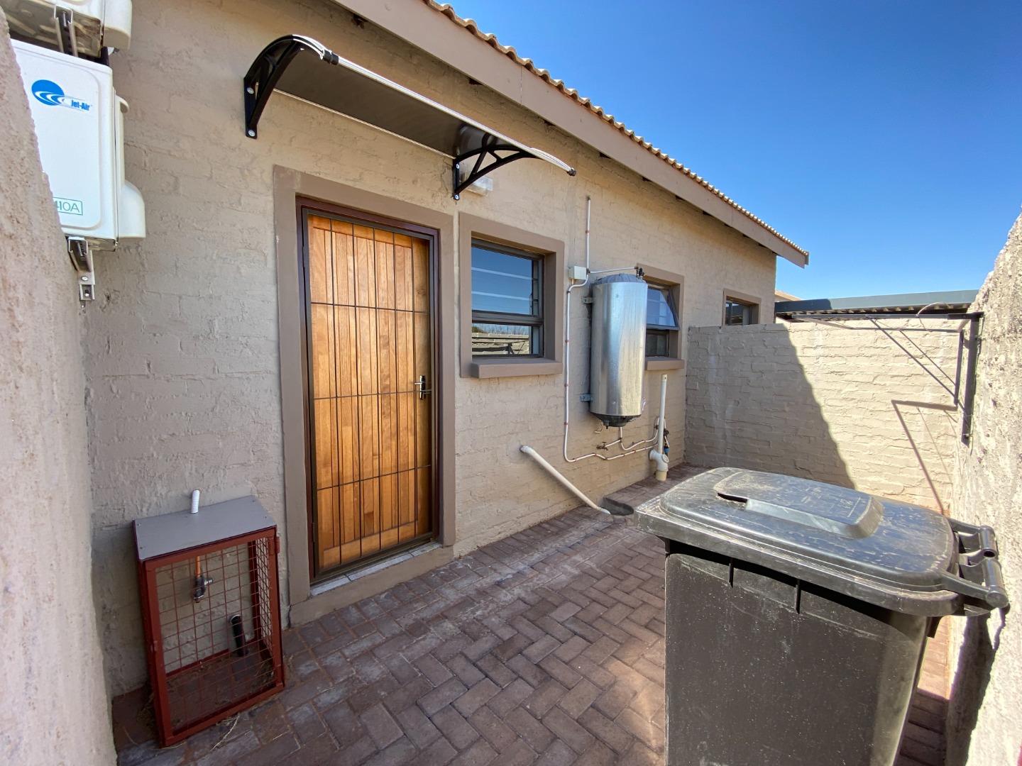 2 Bedroom Townhouse For Sale in Danielskuil RE/MAX™ of Southern Africa