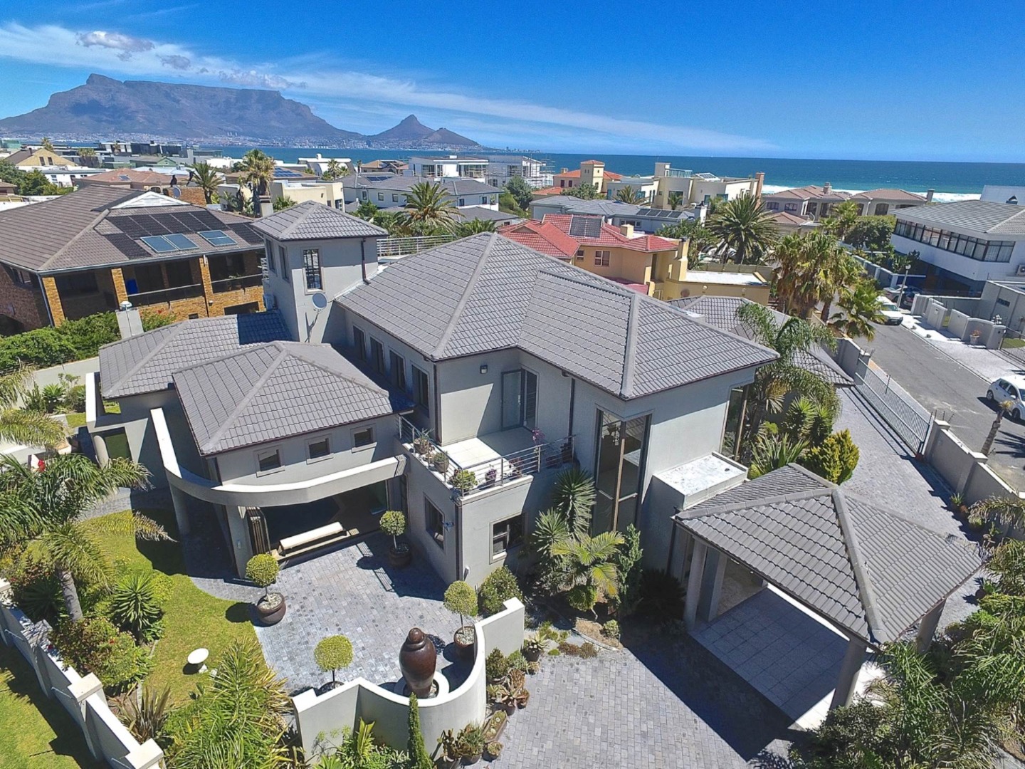 5 Bedroom House For Sale in Milnerton Central RE/MAX™ of Southern Africa