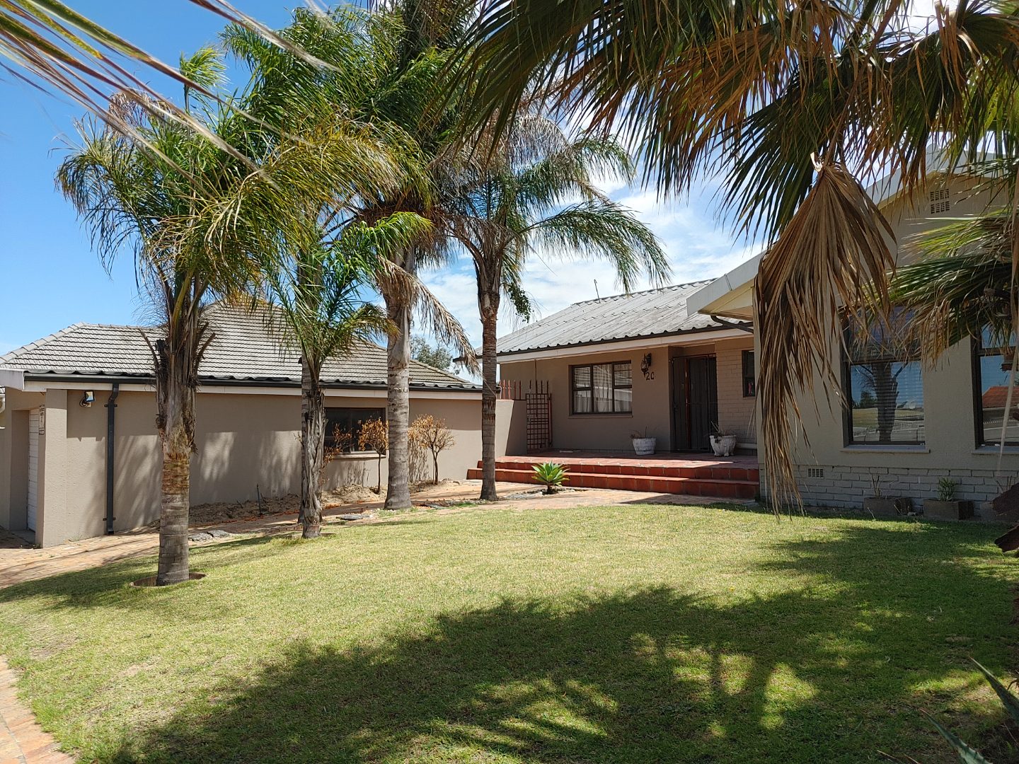 5 Bedroom House For Sale in Parow North RE/MAX™ of Southern Africa