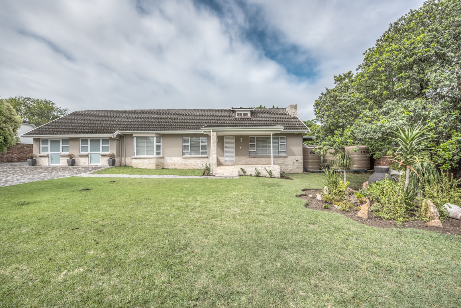 3 Bedroom House For Sale in Lorraine RE/MAX™ of Southern Africa