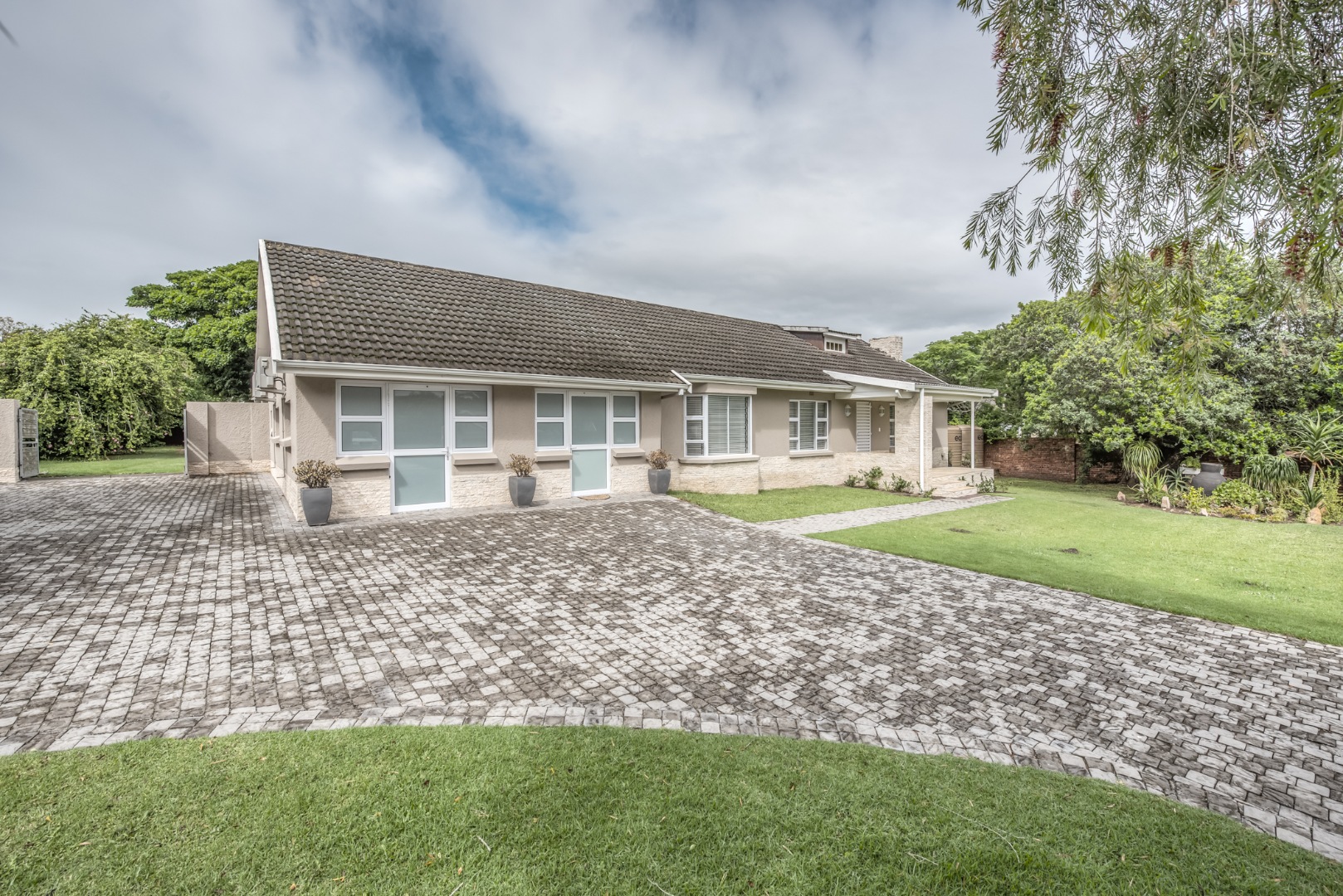 3 Bedroom House For Sale in Lorraine RE/MAX™ of Southern Africa