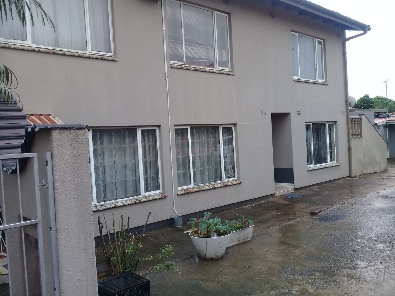 3 Bedroom House For Sale in Duffs Road RE/MAX™ of Southern Africa