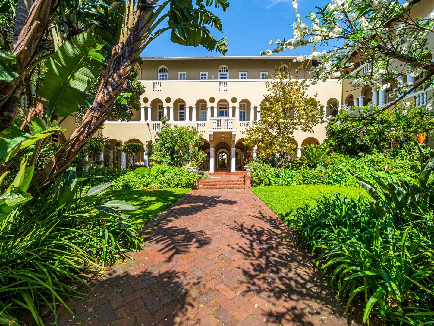 2 Bedroom Apartment / Flat For Sale in Cape Town City Centre RE/MAX™ of Southern Africa