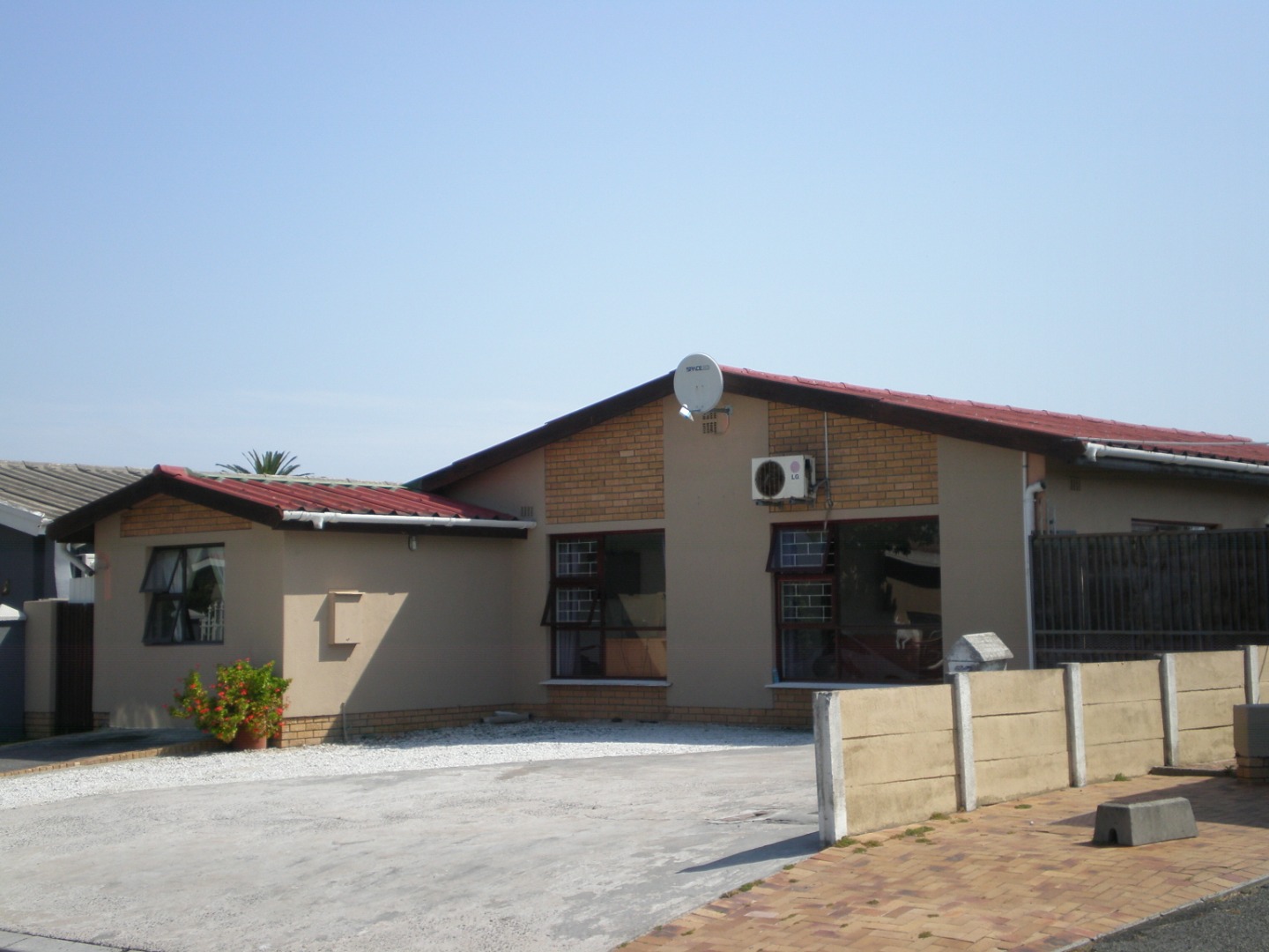 Property and houses for sale in Goodwood, Western Cape RE/MAX