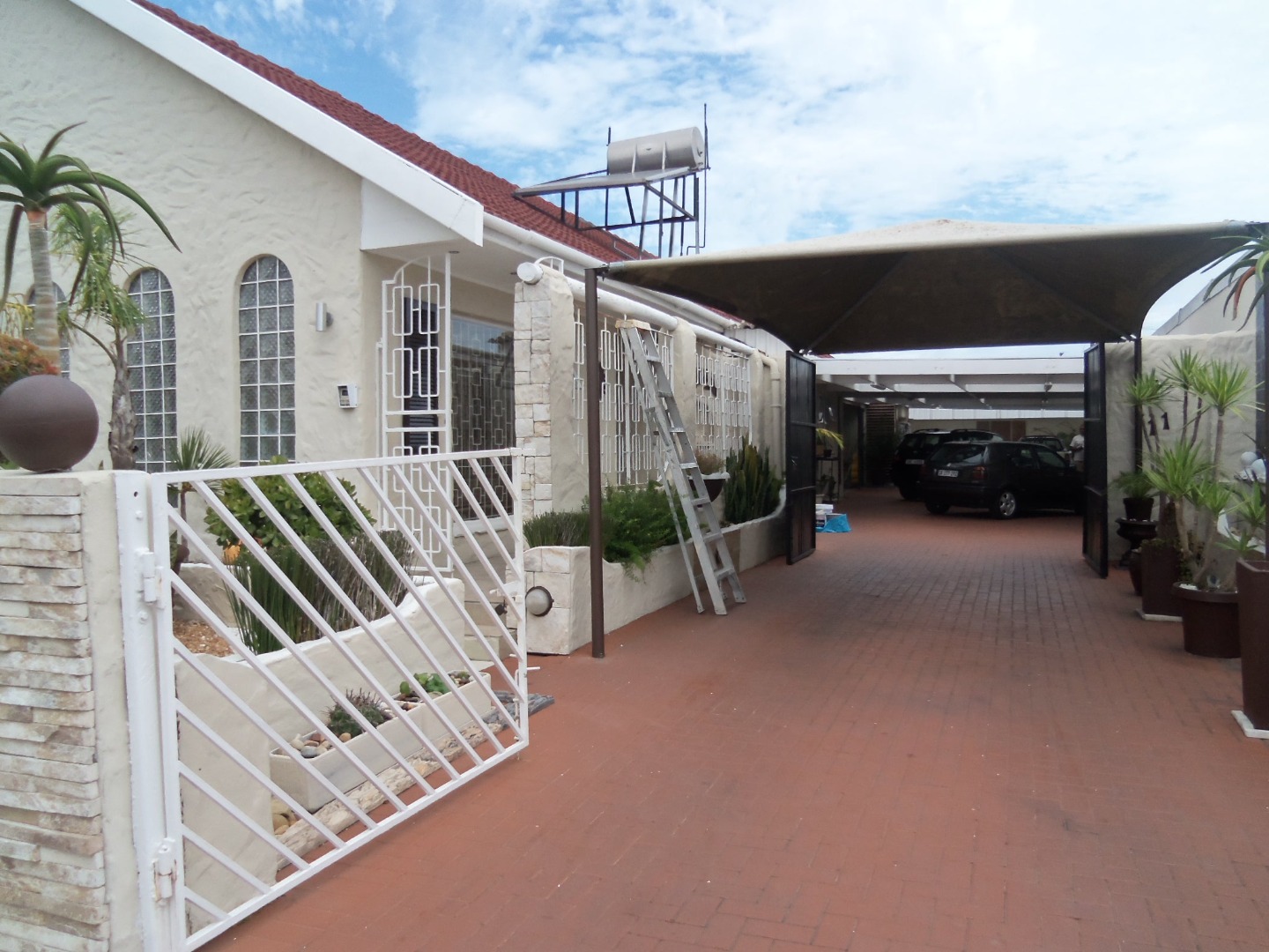 4 Bedroom House For Sale in Lotus River RE/MAX™ of Southern Africa