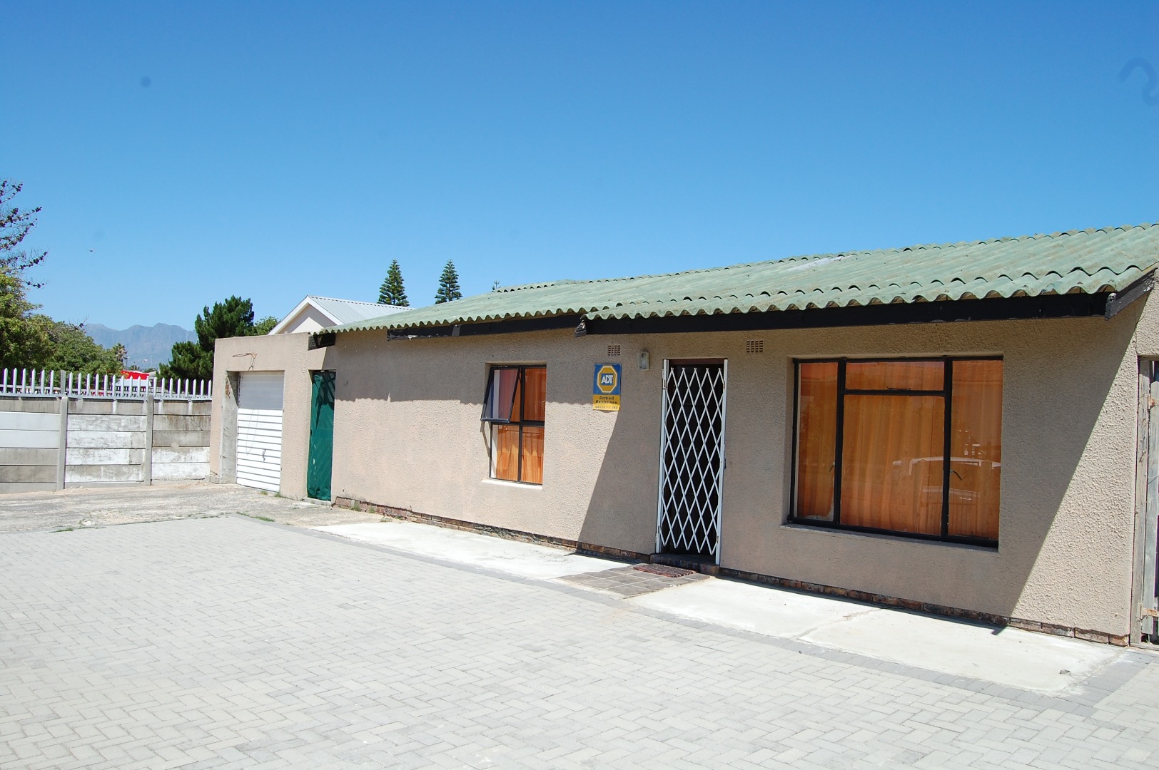 4 Bedroom House For Sale in New Macassar Village RE/MAX™ of Southern