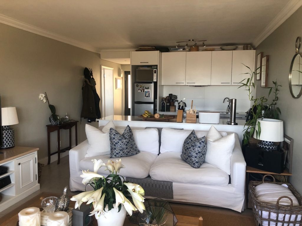 1 Bedroom Apartment / Flat For Sale in Vredehoek RE/MAX™ of Southern