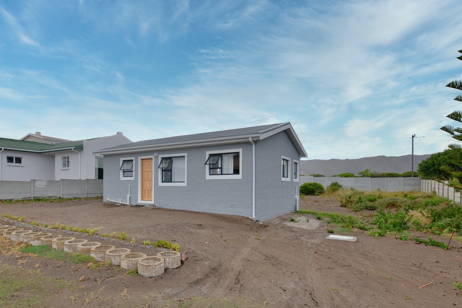 1 Bedroom House For Sale in De Kelders RE/MAX™ of Southern Africa