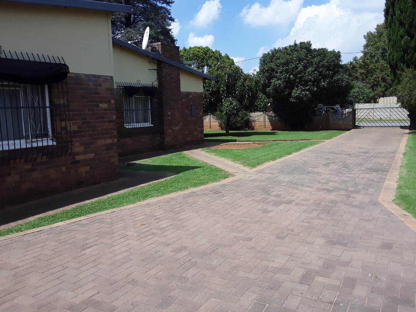 3 Bedroom House For Sale in Sonland Park RE/MAX™ of Southern Africa