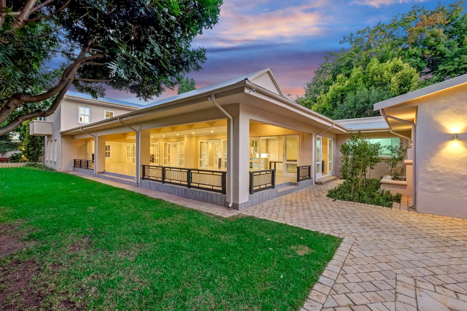 4 Bedroom House For Sale in Hurlingham RE/MAX™ of Southern Africa