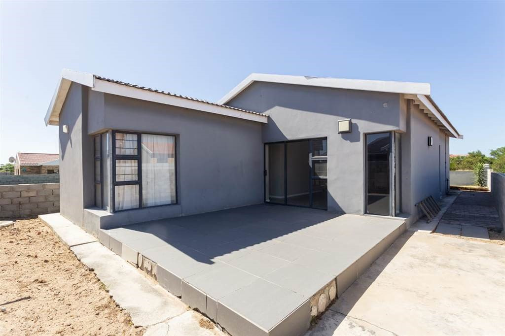 3 Bedroom House For Sale in Fairview RE/MAX™ of Southern Africa