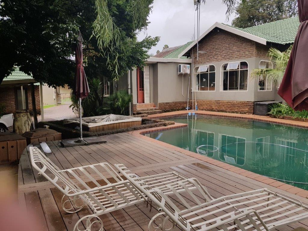 Property and houses for sale in Rangeview, Krugersdorp RE/MAX