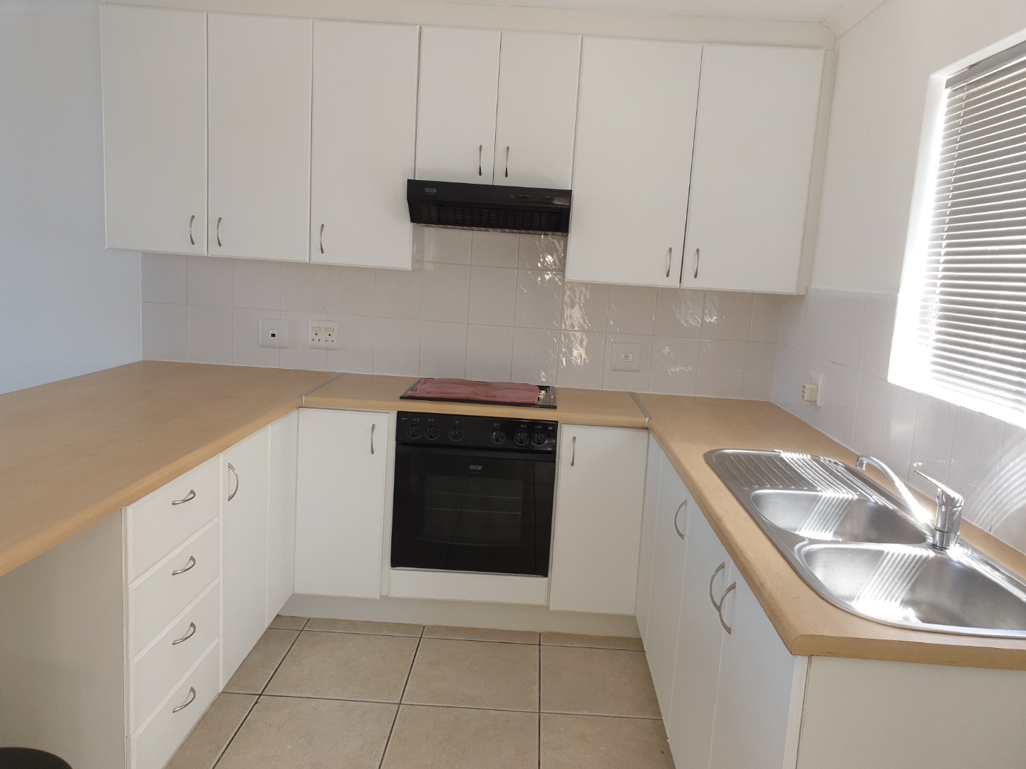 1 Bedroom Apartment / Flat To Rent in Royal Ascot RE/MAX™ of Southern