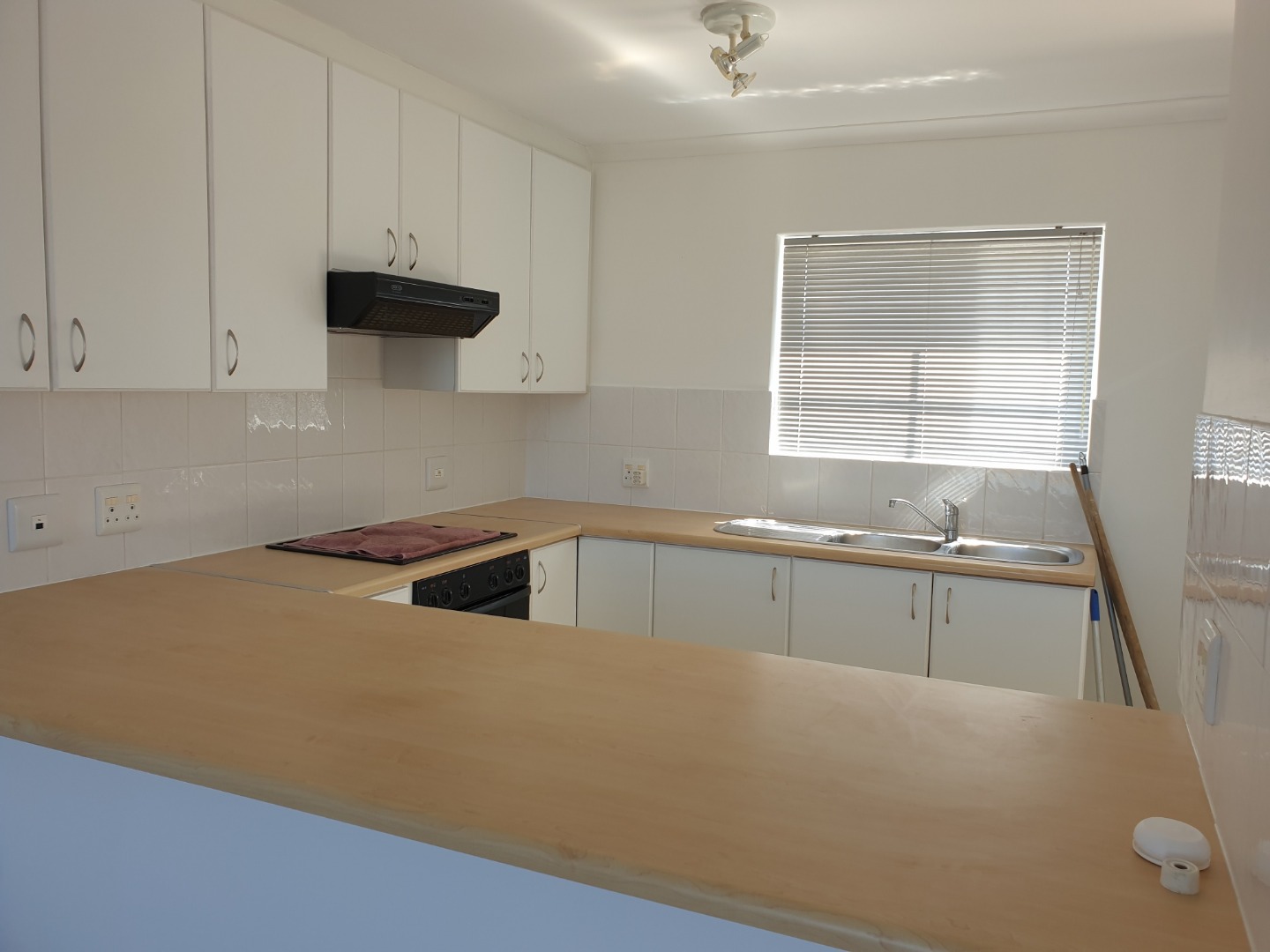 1 Bedroom Apartment / Flat To Rent in Royal Ascot RE/MAX™ of Southern