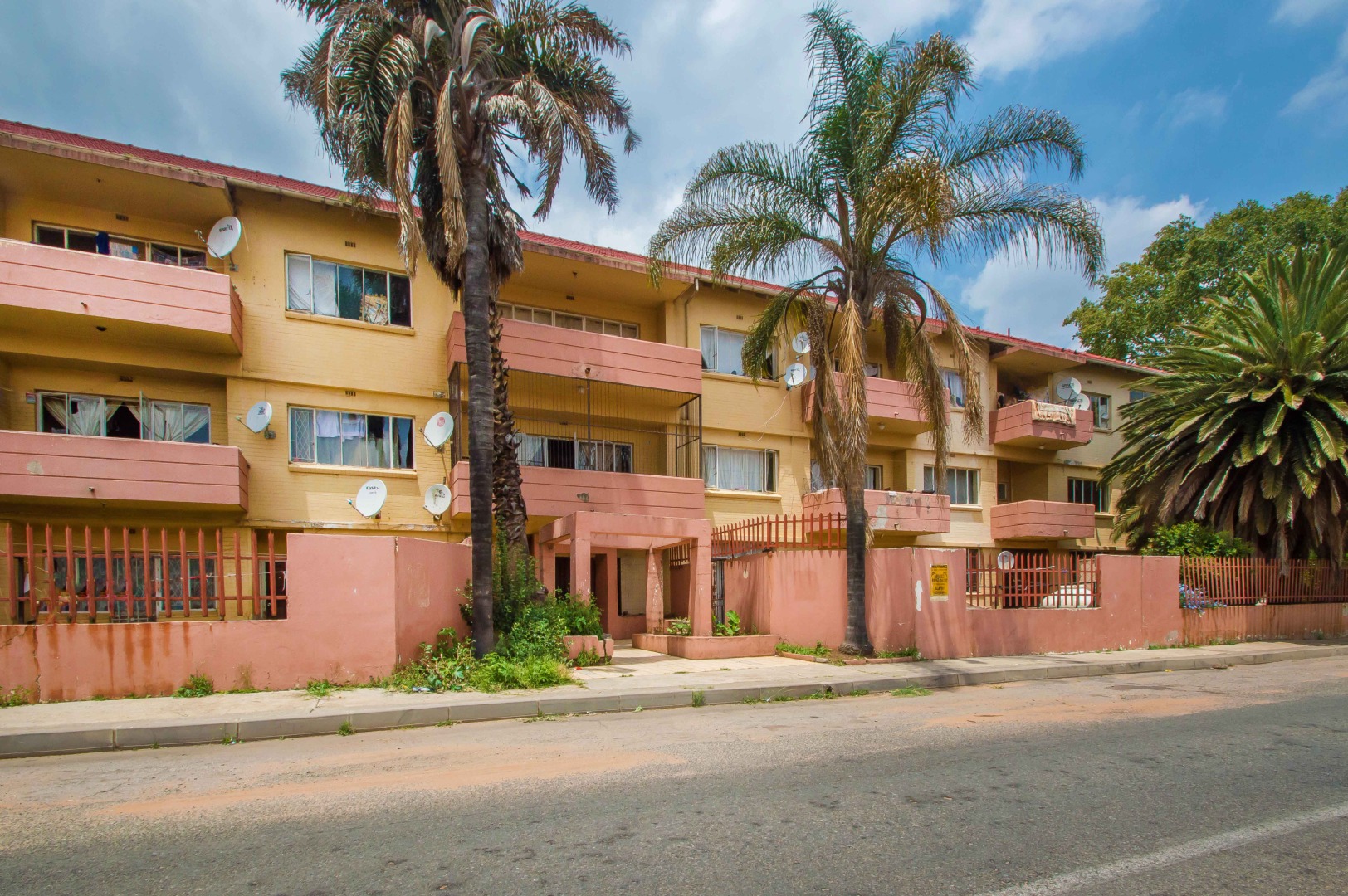 1 Bedroom Apartment / Flat For Sale in Florida RE/MAX™ of Southern Africa