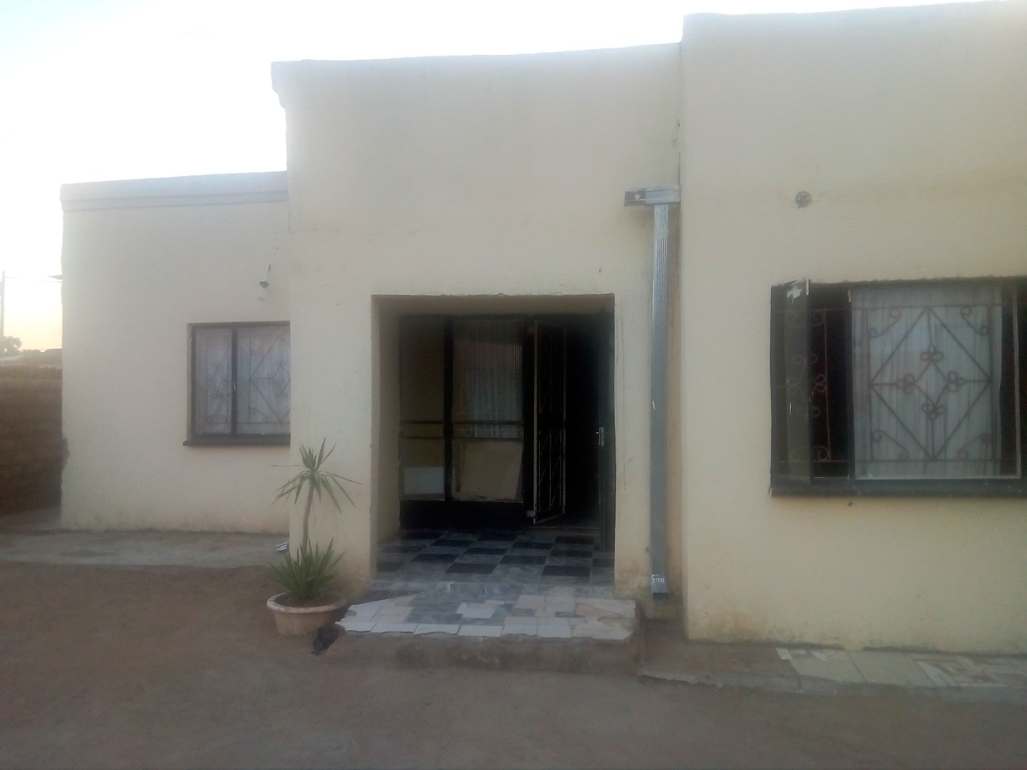 3 Bedroom House For Sale in Soshanguve V RE/MAX™ of Southern Africa
