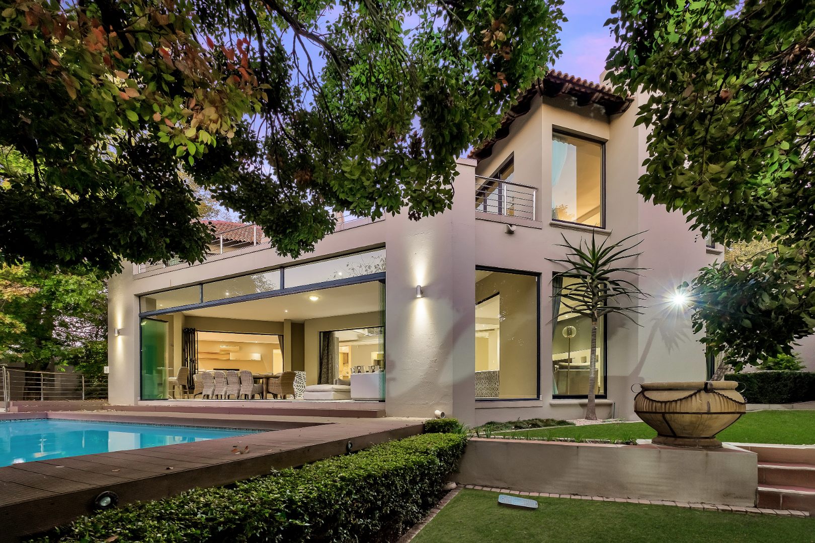 5 Bedroom House For Sale in Hurlingham RE/MAX™ of Southern Africa