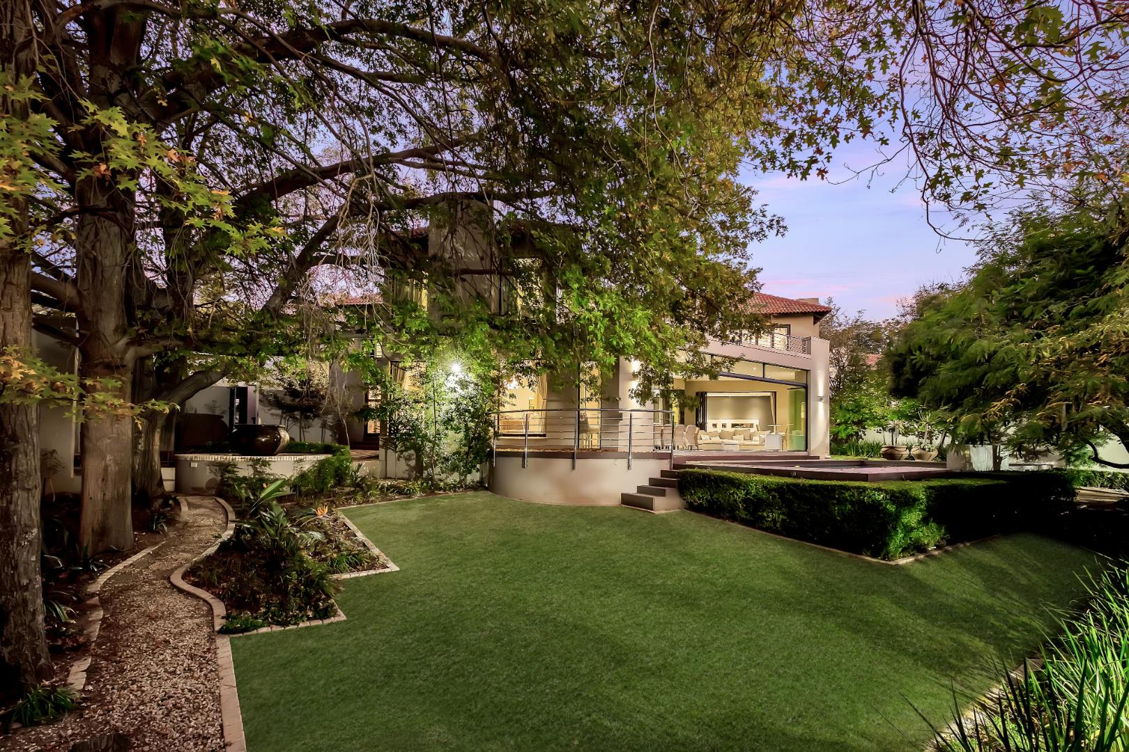 5 Bedroom House For Sale in Hurlingham RE/MAX™ of Southern Africa