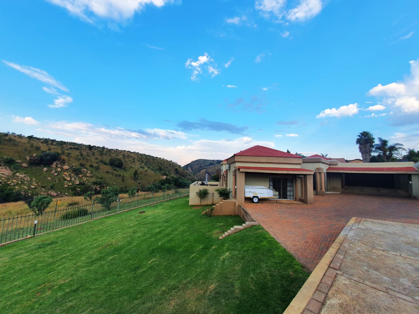 4 Bedroom House For Sale in Rangeview RE/MAX™ of Southern Africa