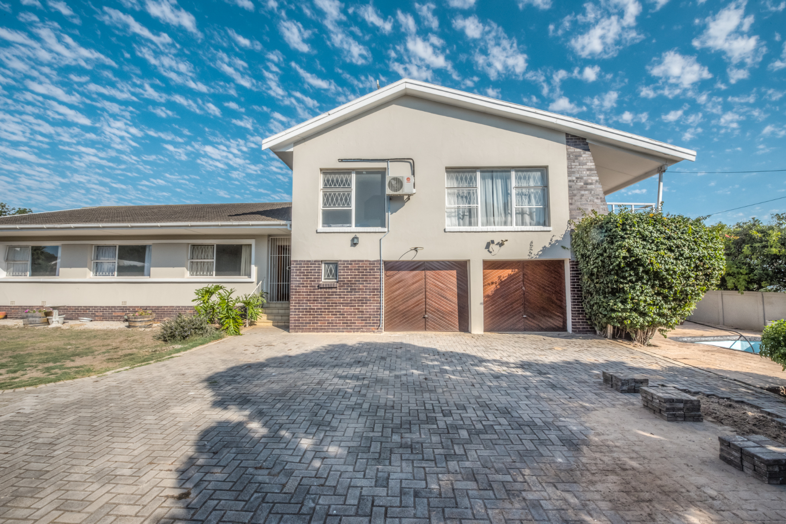 4 Bedroom House For Sale in Bluewater Bay RE/MAX™ of Southern Africa