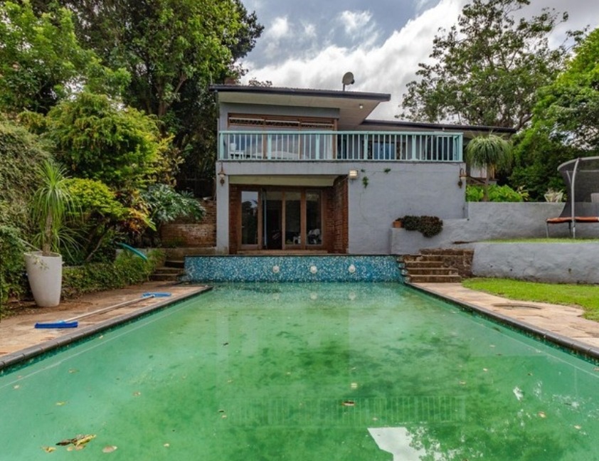 6 Bedroom House For Sale in Glenwood RE/MAX™ of Southern Africa