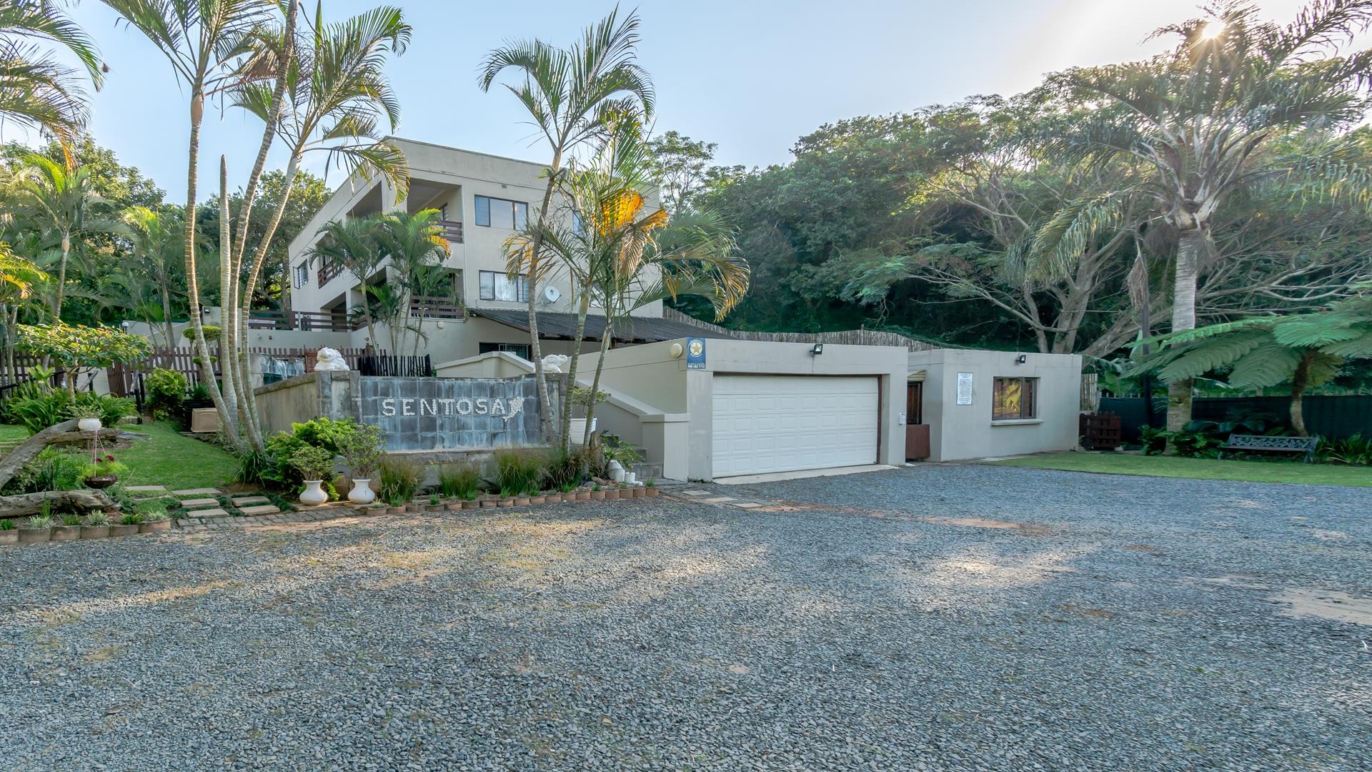 7 Bedroom House For Sale in Salt Rock RE/MAX™ of Southern Africa