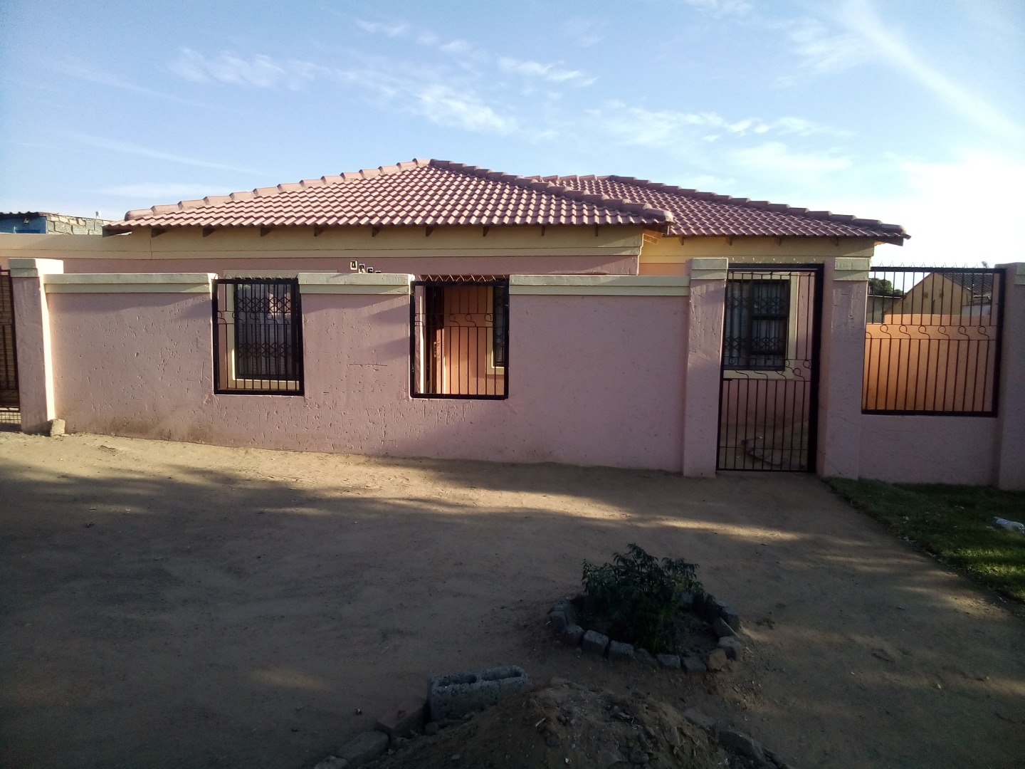 Property to rent in Orlando East RE/MAX™ of Southern Africa