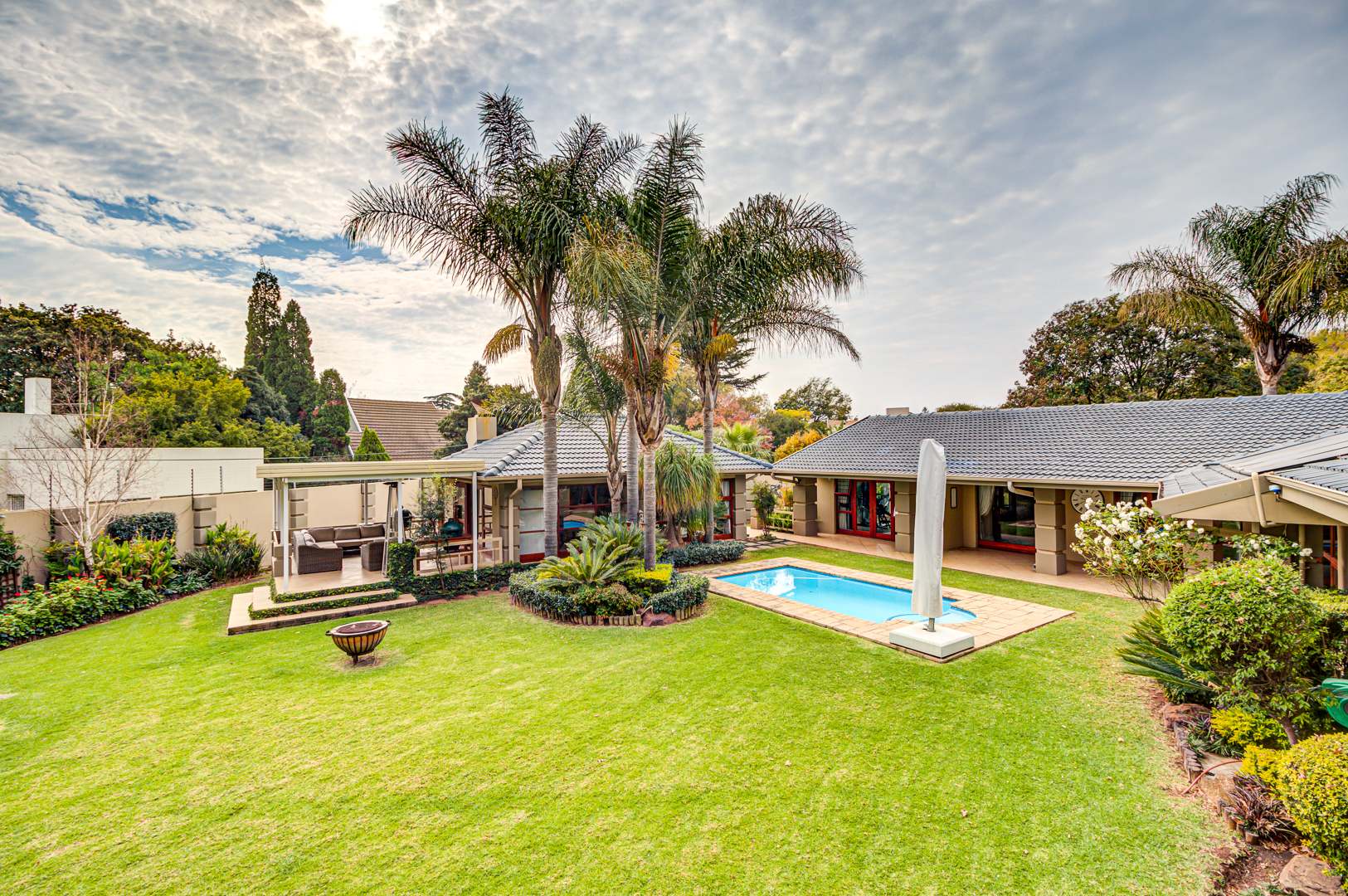 4 Bedroom House For Sale in Lakefield RE/MAX™ of Southern Africa