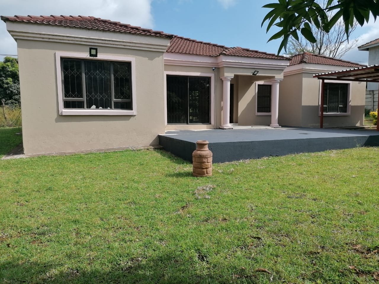 3 Bedroom House For Sale in Louis Trichardt RE/MAX™ of Southern Africa