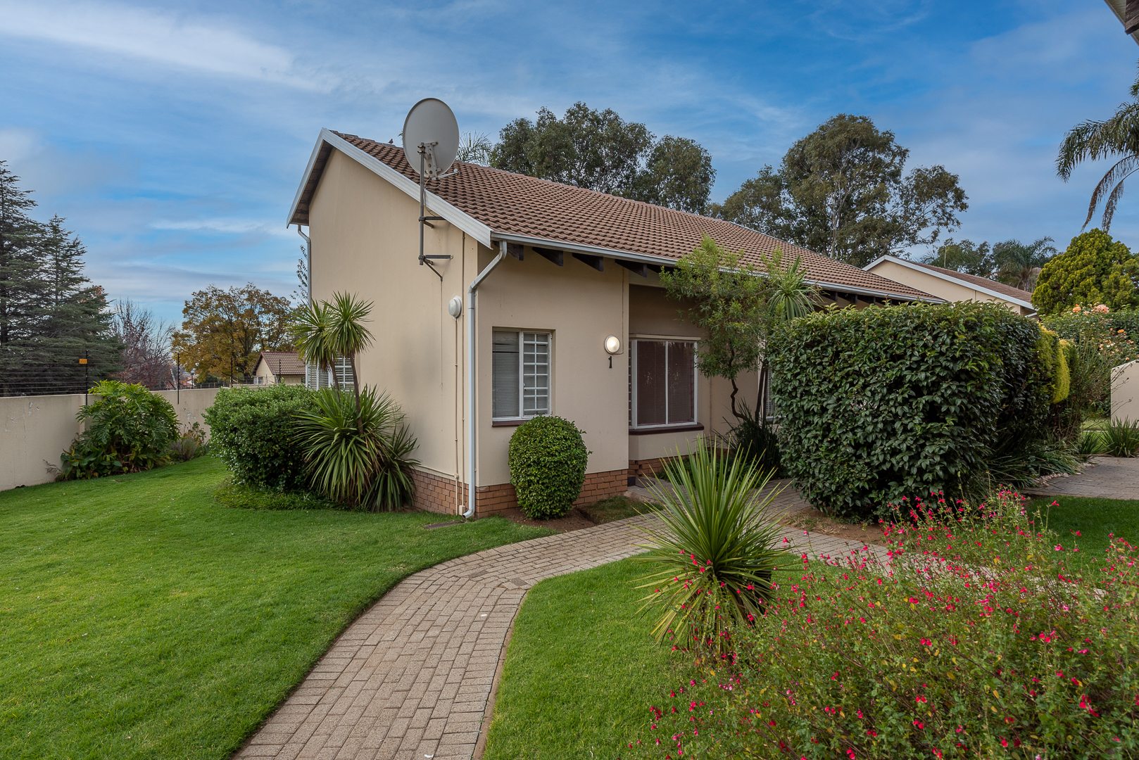 1.5 Bedroom Townhouse For Sale in Ormonde RE/MAX™ of Southern Africa